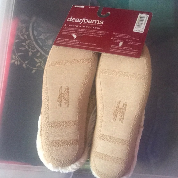 New Dearfoams Slippers - Picture 2 of 4